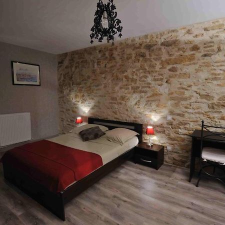 Les Chambres D'Eponine Saints-Geosmes ภายนอก รูปภาพ